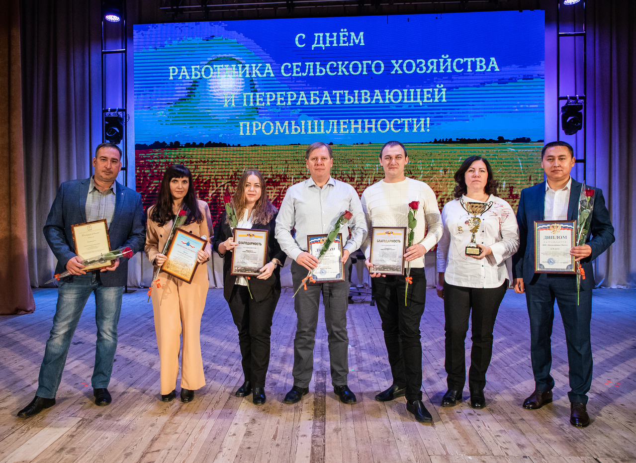 Работников сельского хозяйства и перерабатывающей промышленности Энгельсского района поздравили с праздником 